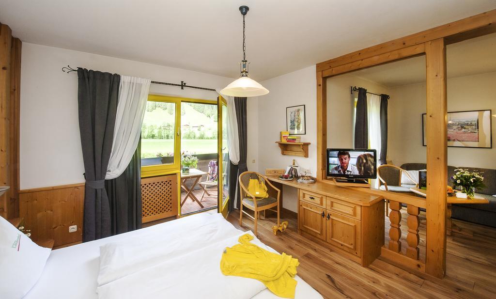 Hotel LÄRCHENHOF Kleinarl Buitenkant foto