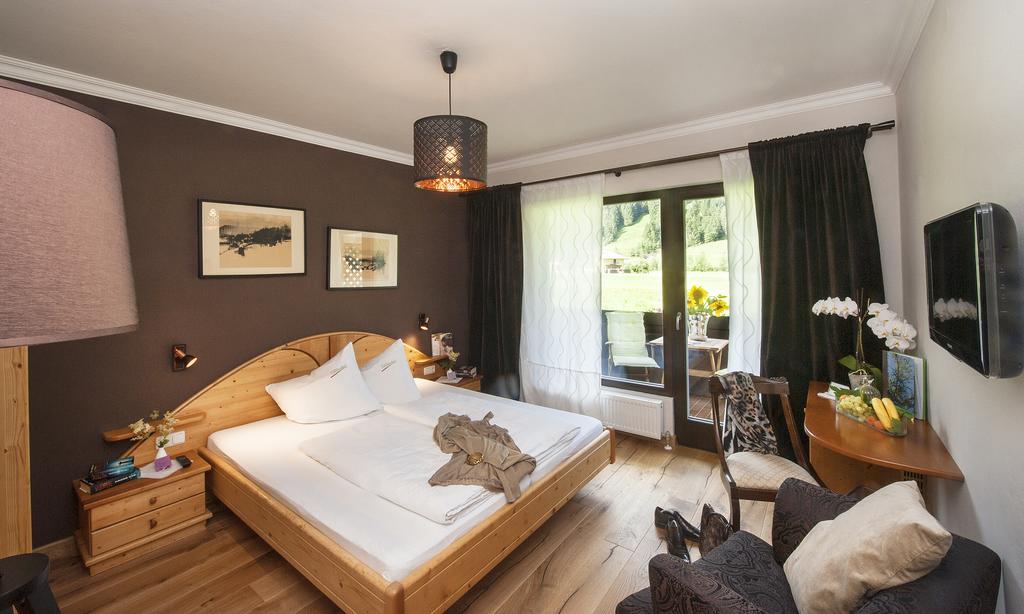Hotel LÄRCHENHOF Kleinarl Buitenkant foto